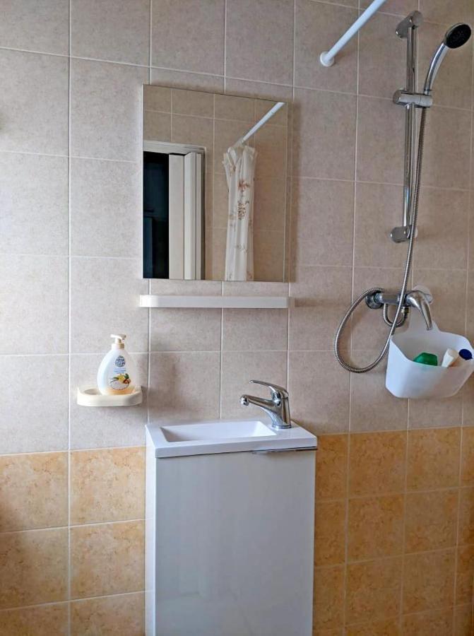 Silia's Maisonette Rum i privatbostad Marsaskala